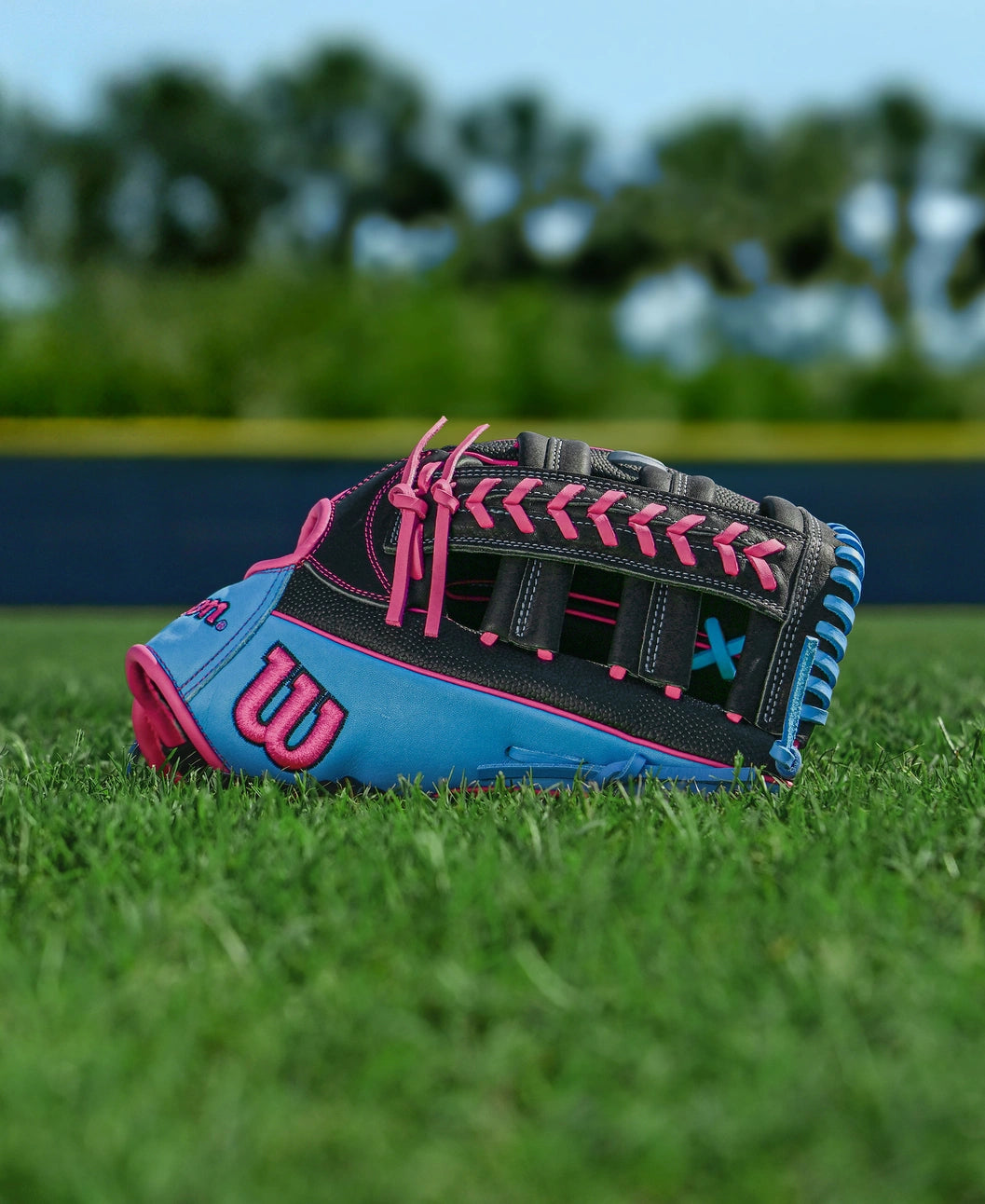Wilson A1000 1892 12.25" Youth Outfield Glove CB/Pink/Black